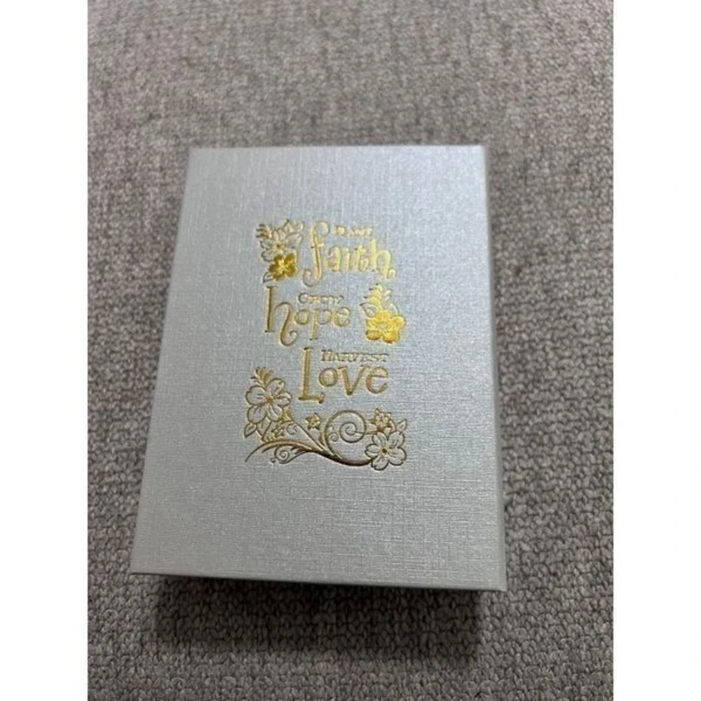 Plant faith, grow hope, harvest love‎ paper weight